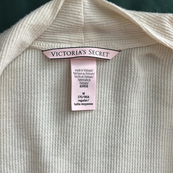 Victoria's Secret Cream Robe and Lounge Set - Picture 2 of 10